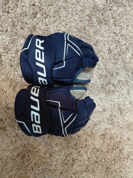 Карги для хоккея продам темно синие (BAUER V5)