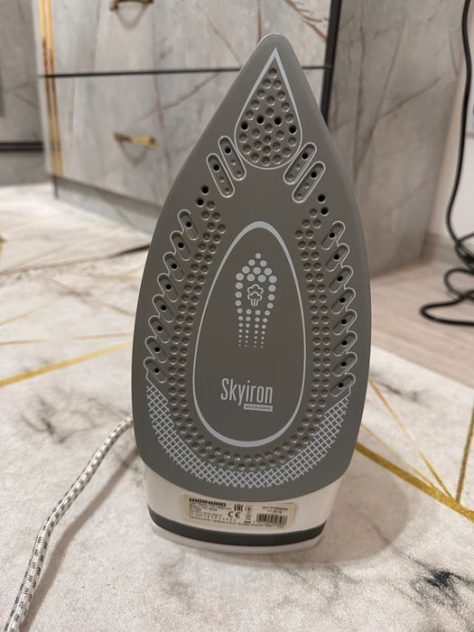 Утюг Redmond Skyiron Smart Home