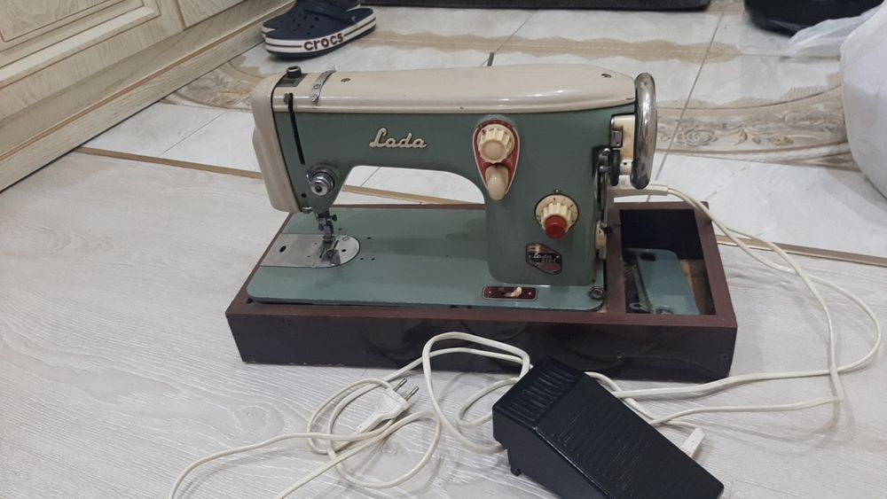 Швейная машина Lada 236-1