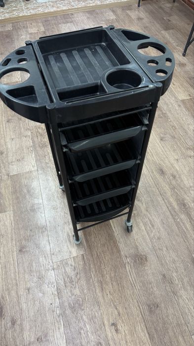 Мужское кресло и помошник