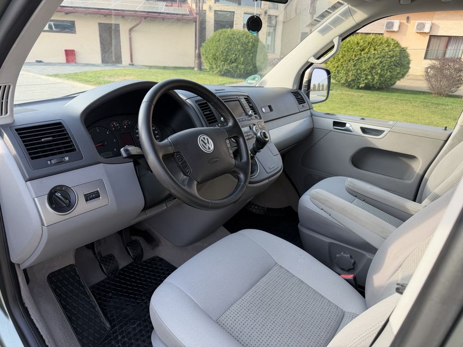 Vw T5 “ Multivan / 4 MOTION “ 7+1 Locuri , Măsuță , Perdeluțe , 2 Uși Laterale , Navigație Mare , Comenzi , Senzori , Pilot , Cârlig TOP