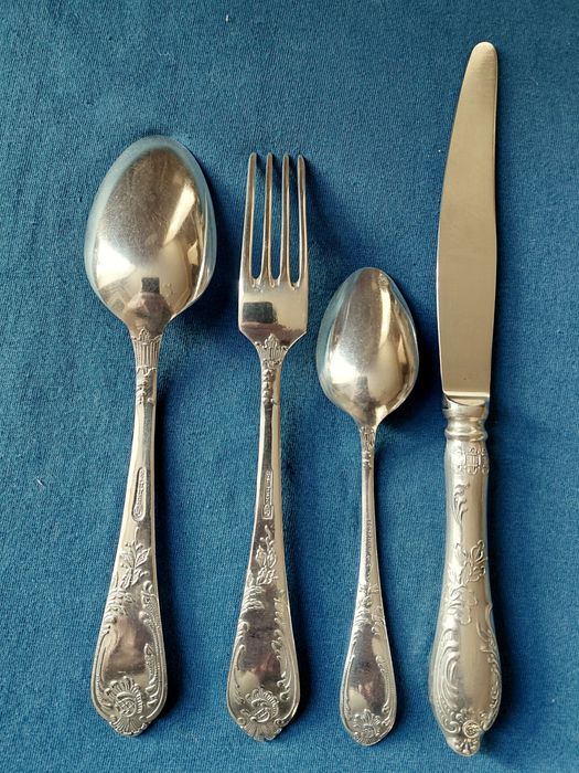 Мельхиоровые десертные  приборы