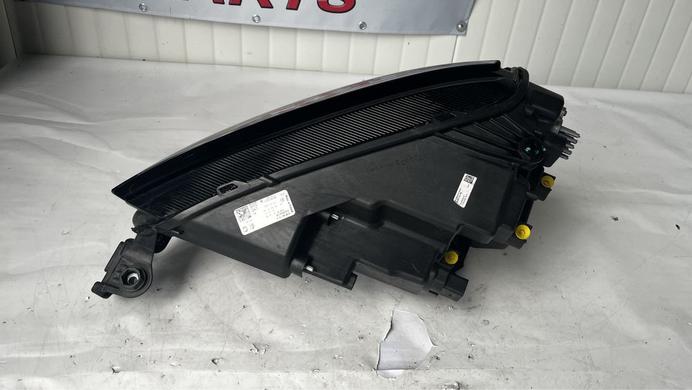 2 броя десен фар Skoda Karoq Facelift 2017-