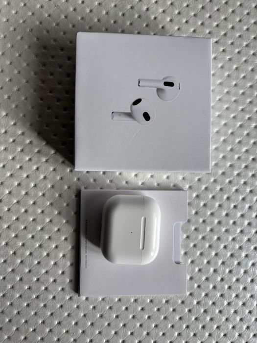 Продам оригинальны AirPods 3rd generation