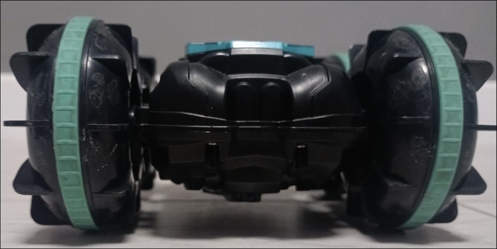 Машинка на пульте управления