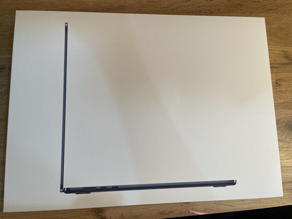 Apple Makbook air 15inch M3 8/512