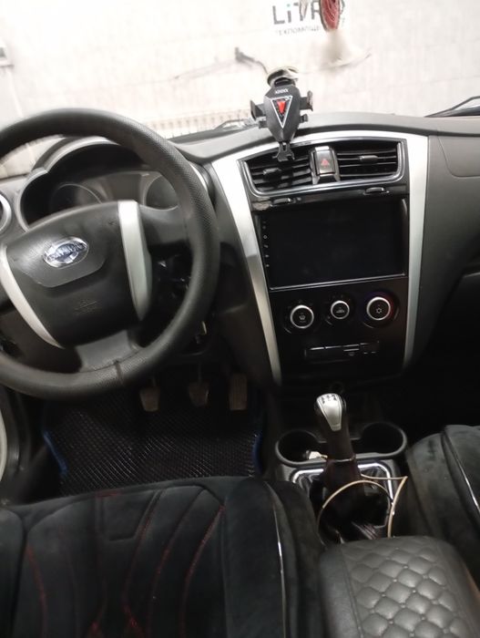 Продам машину ..