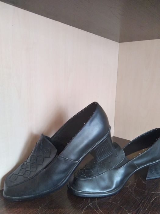 Продам туфли черные
