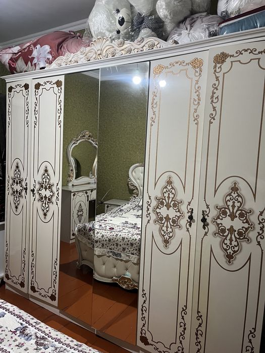 Спальный гарнитур полностью