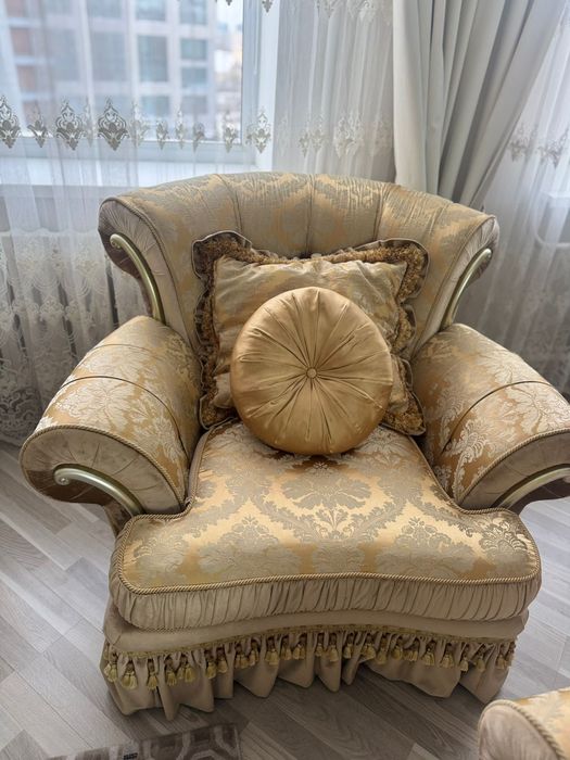 Продам диван с креслом