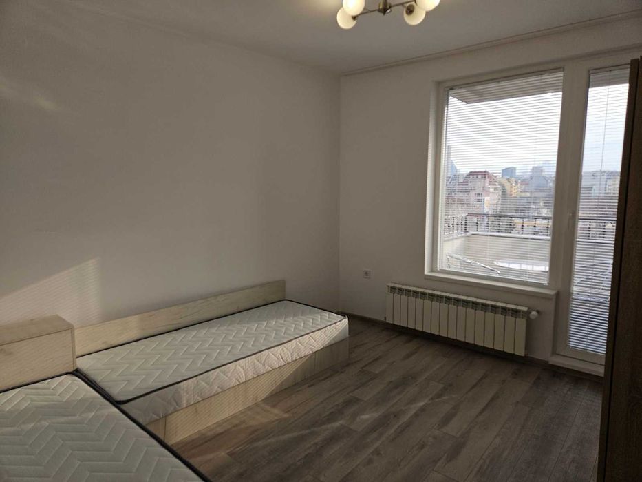 Тристаен апартамент - кв. Банишора