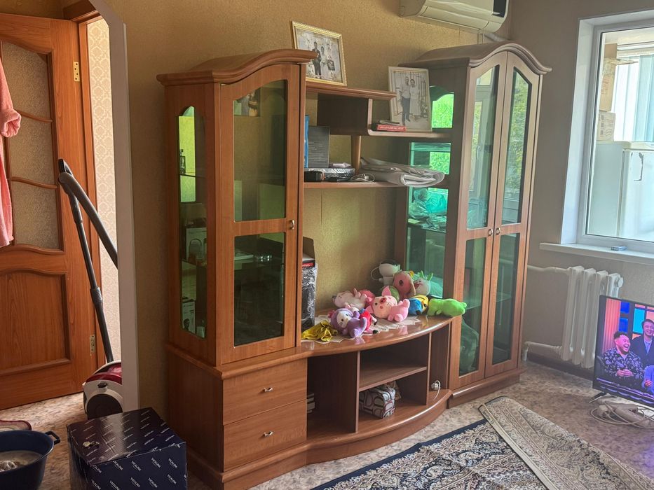 Шкаф гостинной  продается