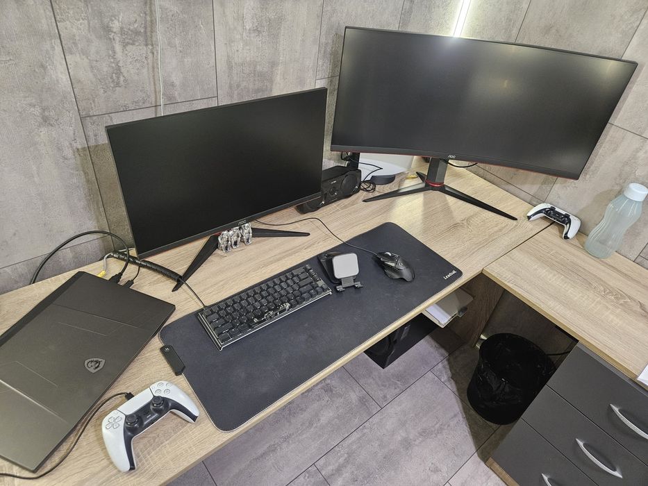 Ъглово бюро и гейминг стол