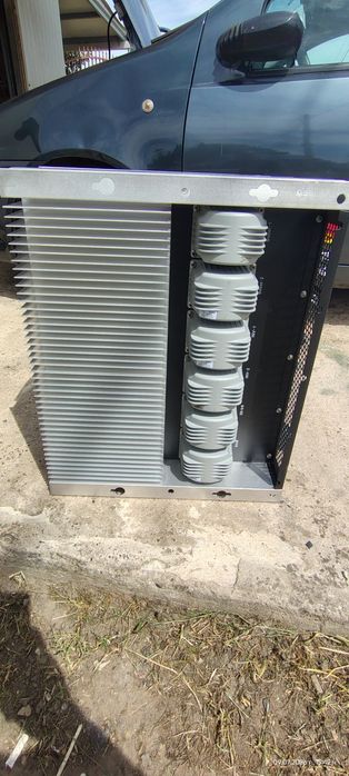 Продавам 3 броя  инвертори  Growatt SPH5000