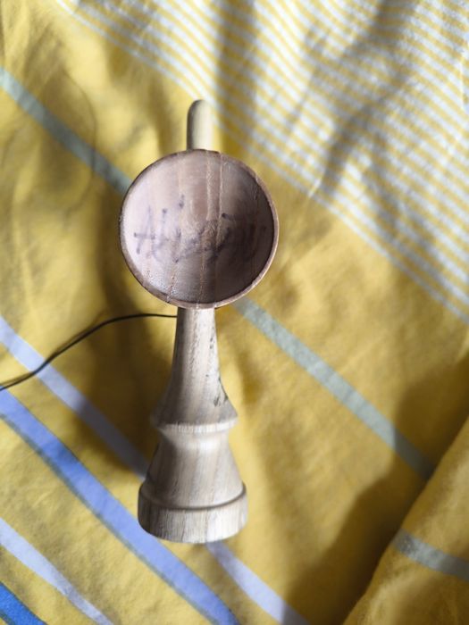 Vând kendama nou nouță