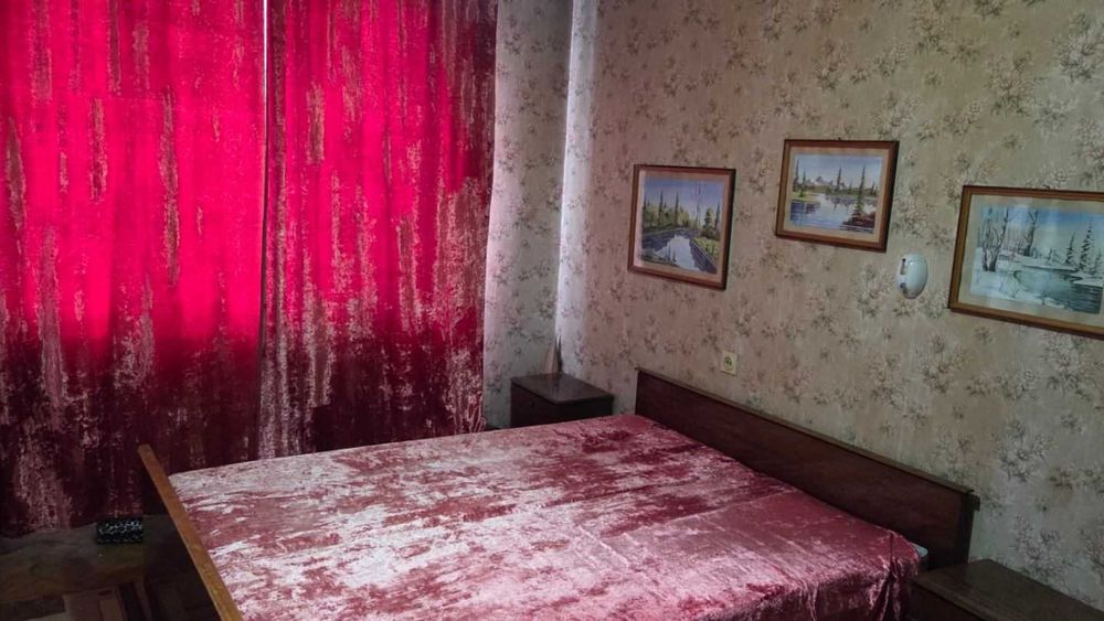 Продавам апартамент(тухла) 4+1 в района на Математическа гимназия- гр.Шумен.Възможност за гараж!