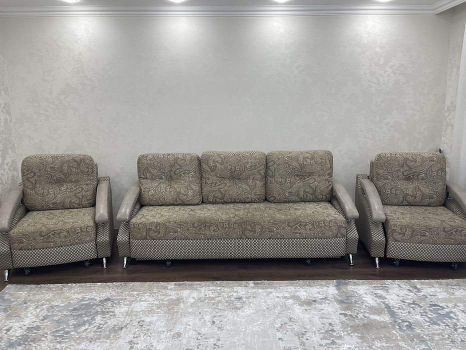Диван и два кресла
