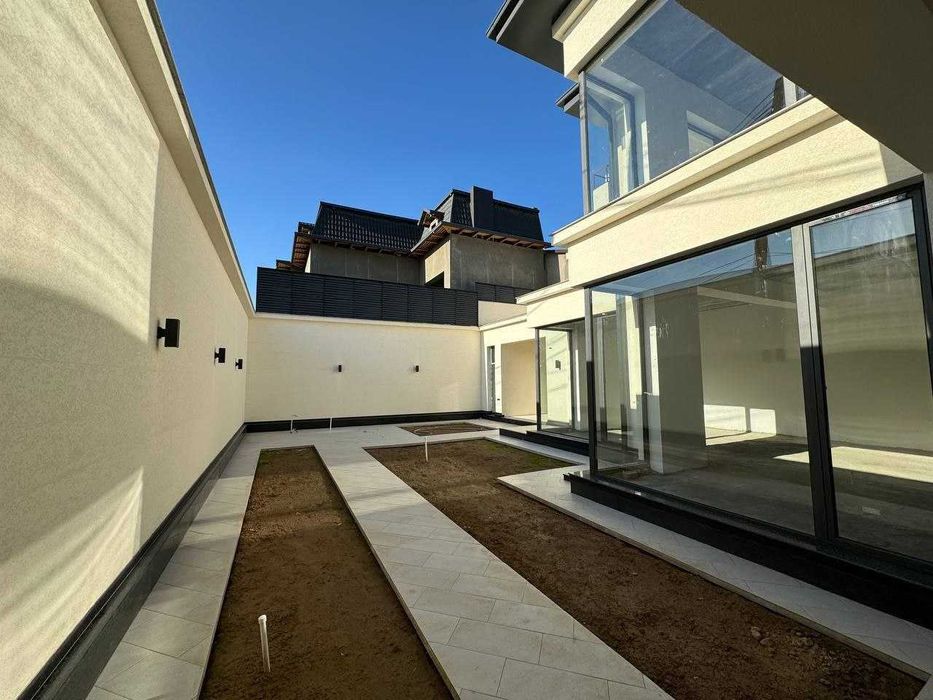 Продажа дома шикарного плана без внутренней отделки (4 сотки)