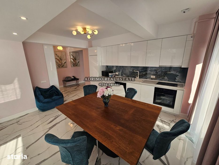 Ap2cam IMPECABIL cu Priveliste Superba - Parcare Privata - 800eur