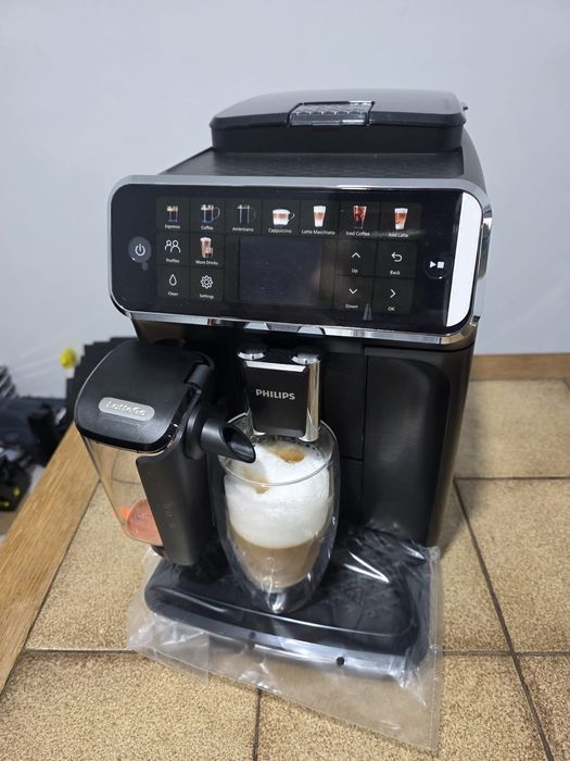 Espressor Philips seria 5500 Black 20 preparate