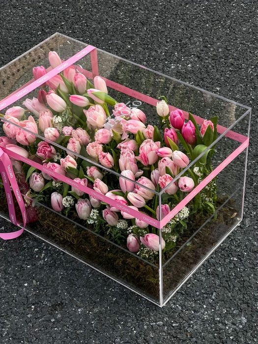 Прозрачный короб и сумочки к 8 марта