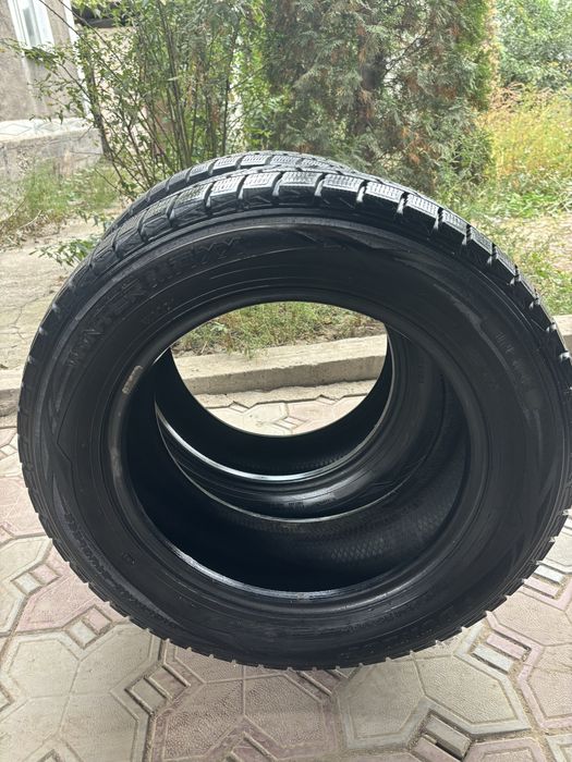 шина зимни 215/60/R16