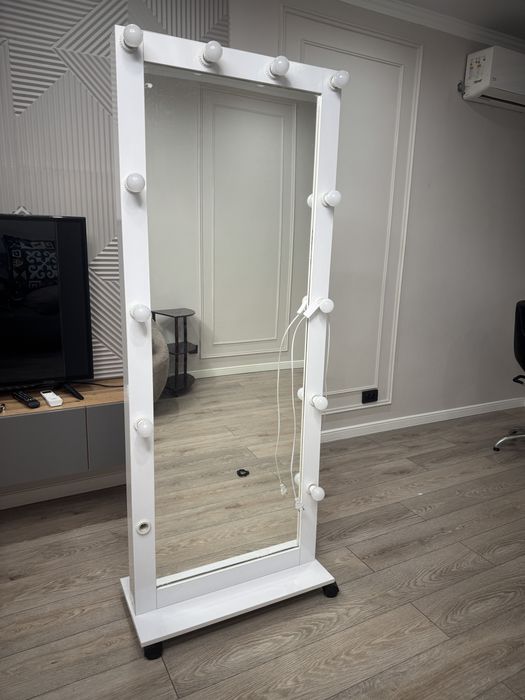 Зеркало с подсветкой