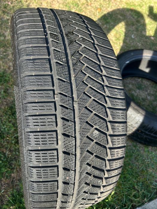 Set 2 anvelope de iarna Continental 245/45 R19