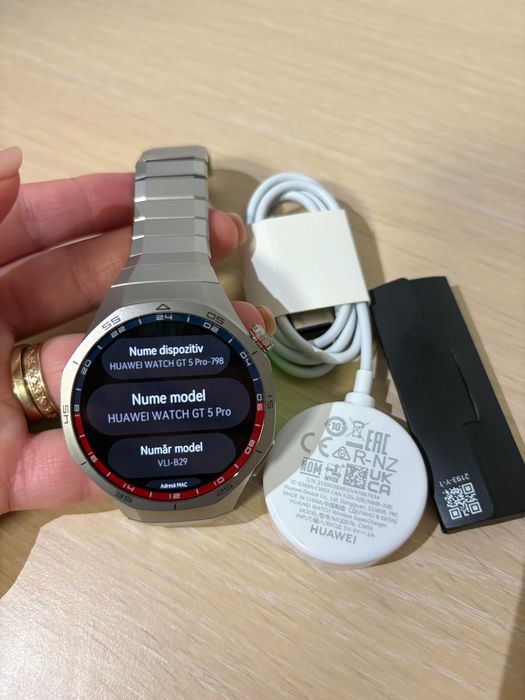 Vând Huawei Watch GT 5 Pro – ca nou