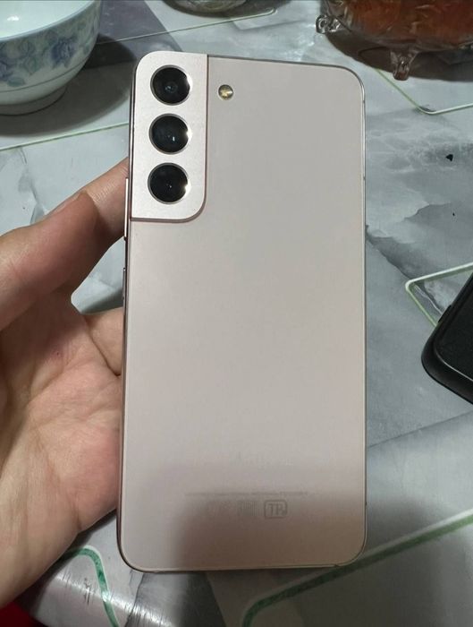 Обменяю Samsung s22 в идеале