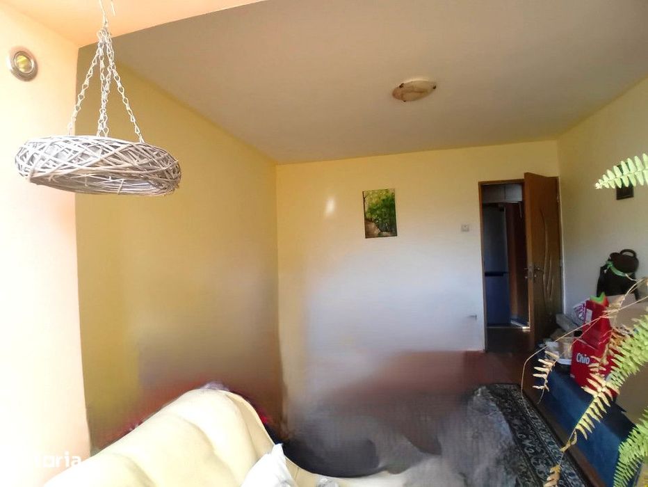 Apartament 3 camere, cartier Intre Lacuri, 2 balcoane, etaj intermedia
