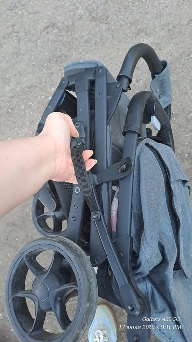 Продам коляску для девочки
