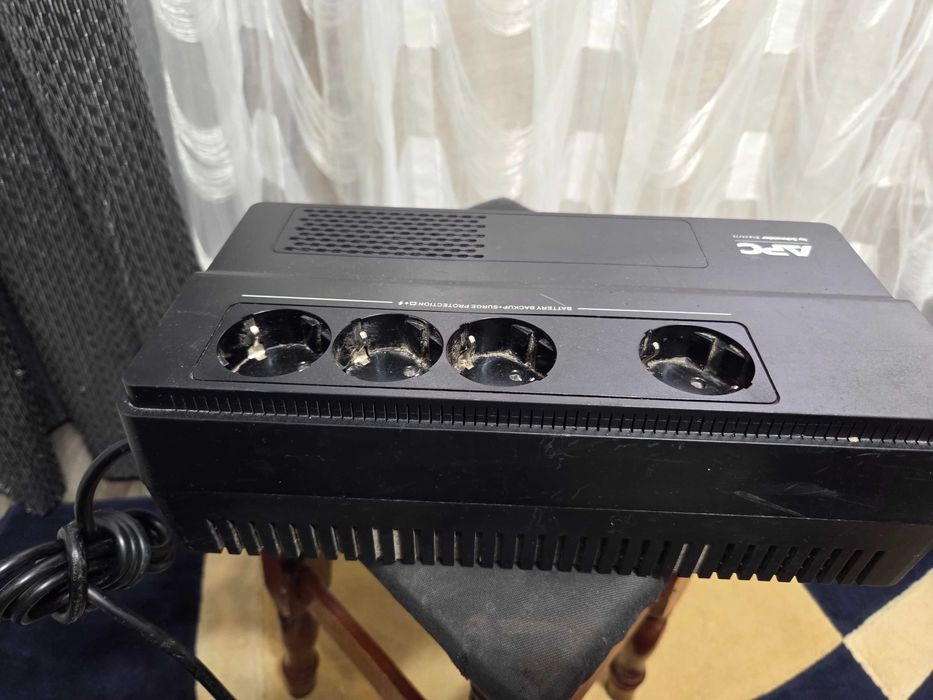 UPS APC BV500I-GR Back-UPS 500 VA / 300 W Acumulator Nou 12 V 9 A