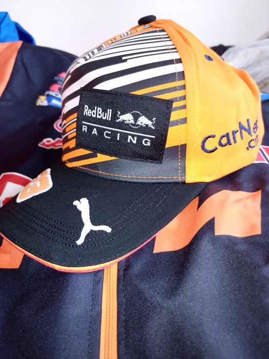 Шапки три модела на Max Verstappen Red bull ,Макс Верстапен