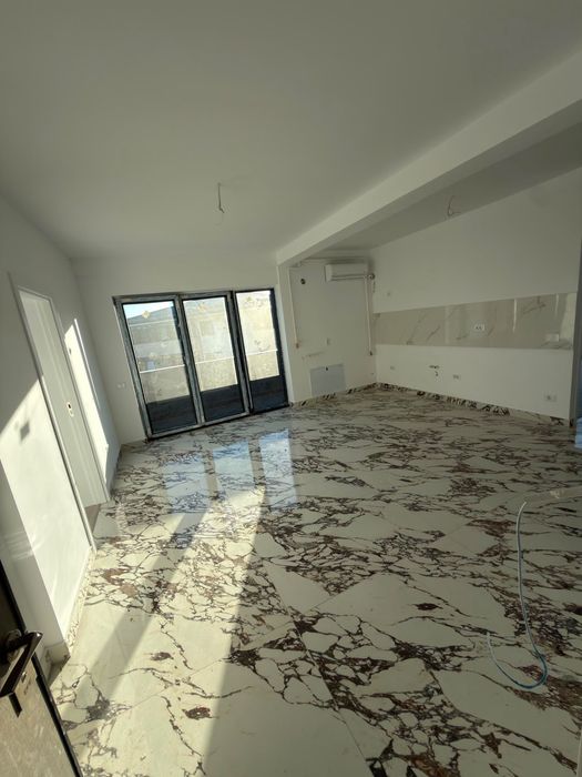 Vand apartament 3 caere