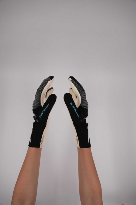 Вратарские перчатки Nike Phantom Gripknit