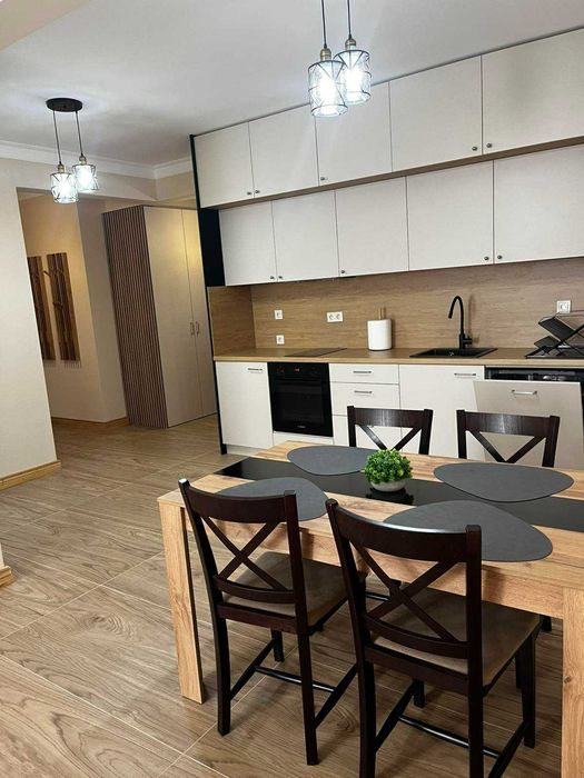 Дава се под наем Тристаен апартамент в София, Център - 100 кв.м за 1600 € - Снимка #9
