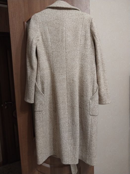 Продаю пальто весна-осень