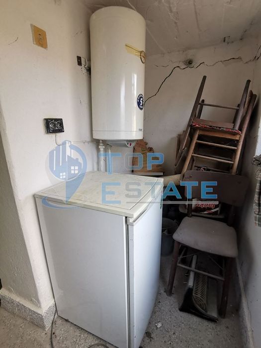 Тухлена къща с гараж и голям двор в село Джулюница, област Велико Тър