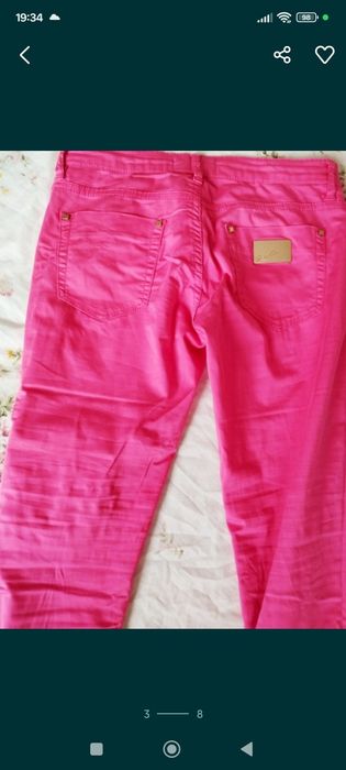 Vând blugi noi fără etichetă