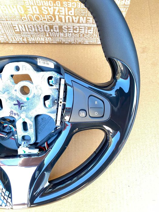 Volan nou piele editie limitata Renault Clio 4 Captur nou original