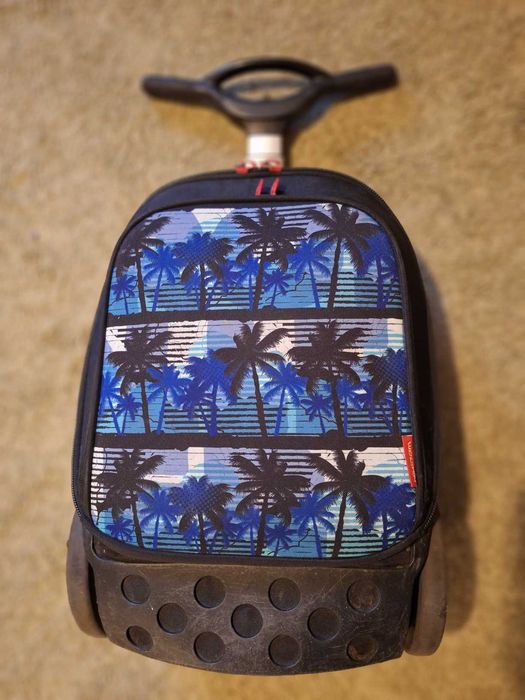 Ghiozdan Nikidom, cu roti mari