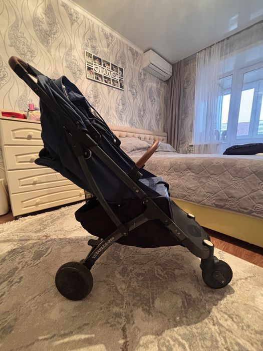 Продам прогулочную коляску