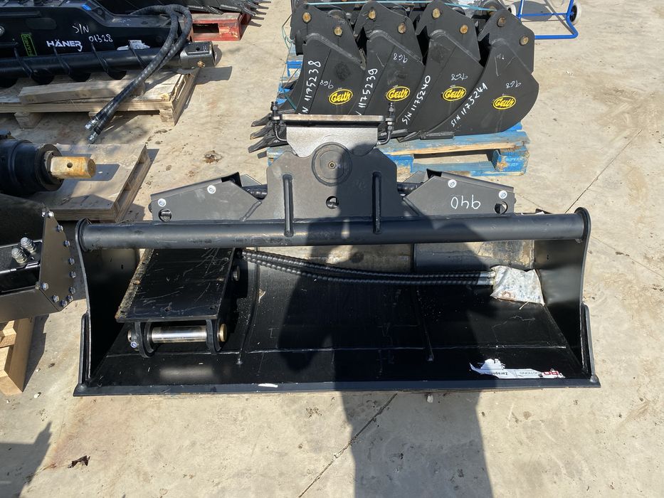 Хидравлична планировична кофа 160 см