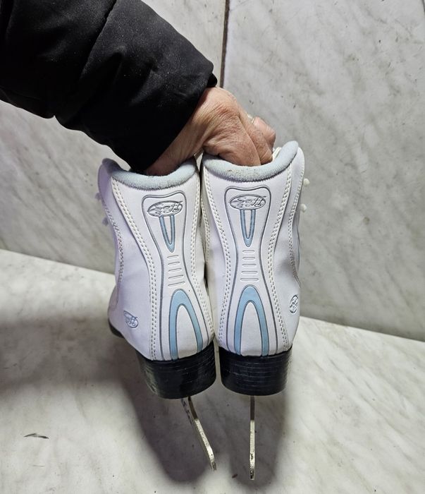 Patine 1056 gheata patinaj artistic Lake Placid marime 37 (24 cm )