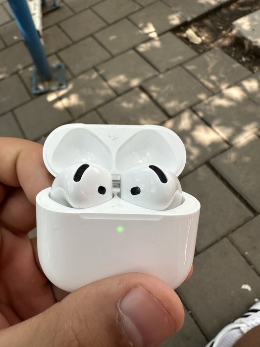 продам Airpods4