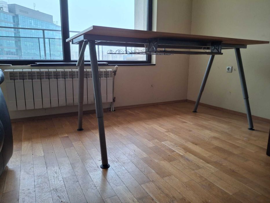 Бюро с регулируема височина 160×80