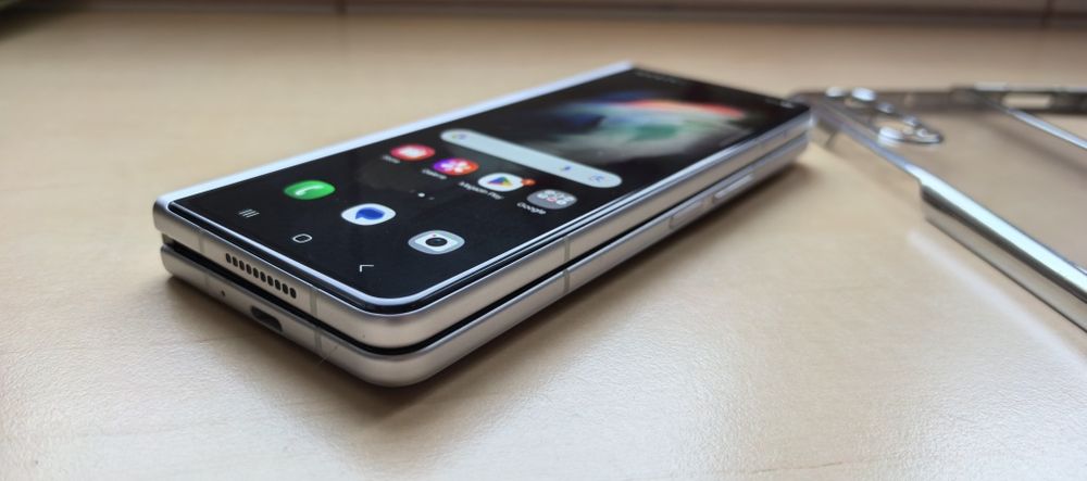 Samsung Galaxy Z Fold 3_256GB_12GB Ram (impecabil) - 2 Linii display