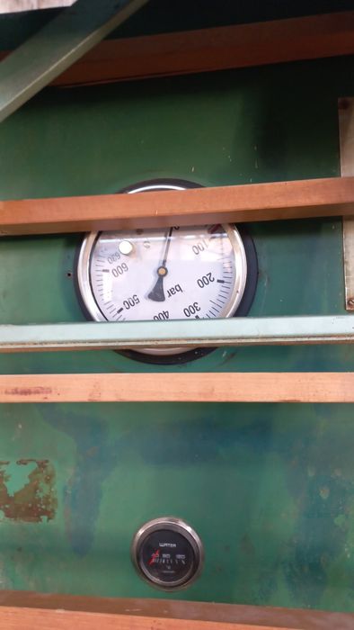 топла преса за врати и фурнир 3000мм.x 1300мм.