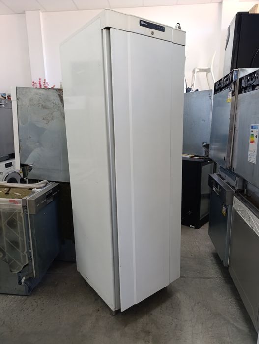 Професионален Хладилник GRAM